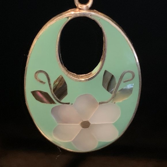 Cute Moda Designs Abalone and Silver Drop Earrings - Picture 2 of 4